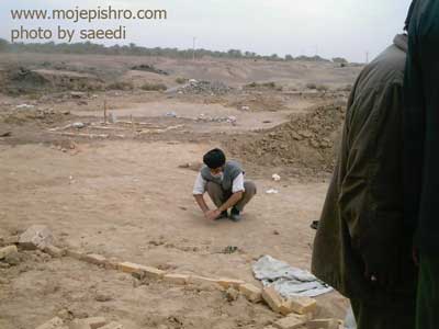 تدفین اجساد در زلزله بم / عکس از مهندس علیرضا سعیدی