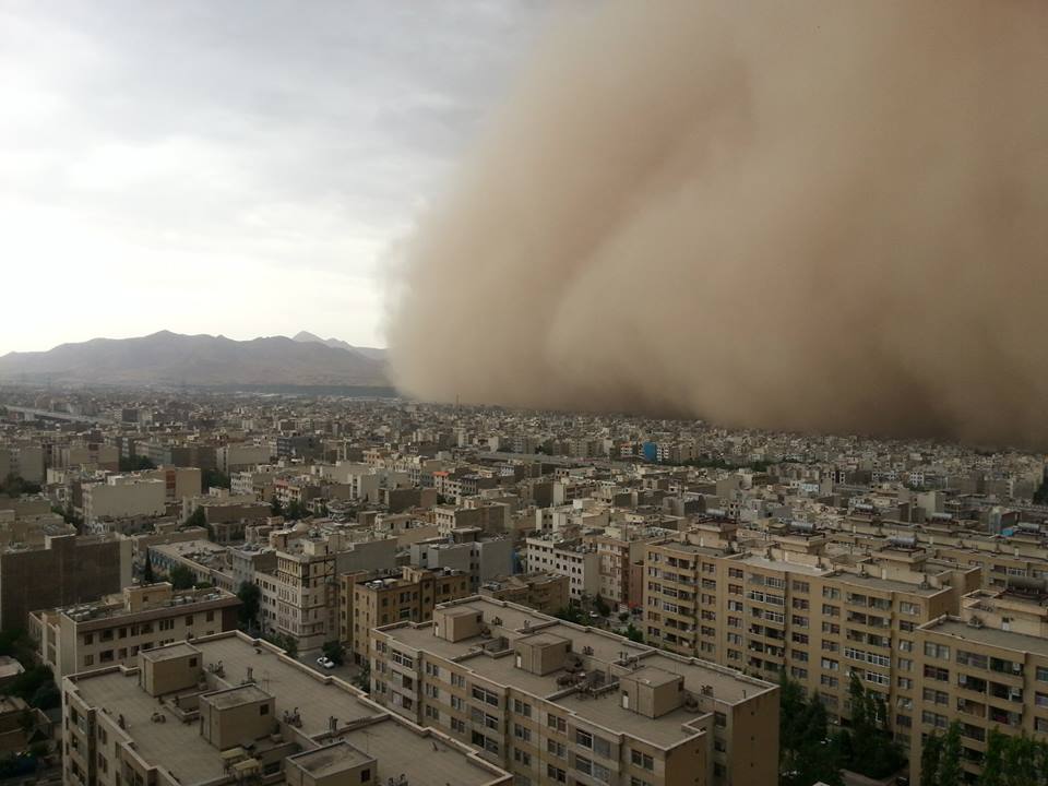 آنها که هشدار لازم برای طوفان ۱۲ خرداد تهران را ندادند، مسئول هستند